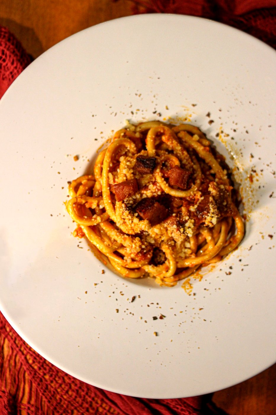 Bucatini all'Amatriciana — Restaurante Ítalo-Amazônico Villa Éden