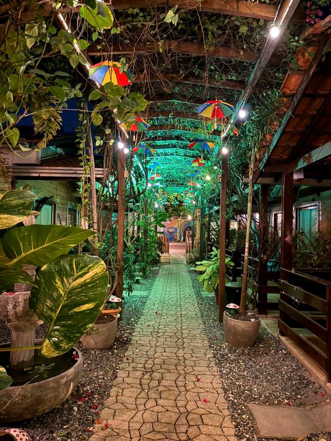 Decoração romântica na cabana da Villa Éden — lua de mel em Alter do Chão